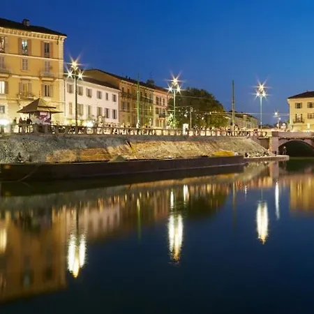 Creative Cozy Loft Navigli Tortona For Family アパート ミラノ